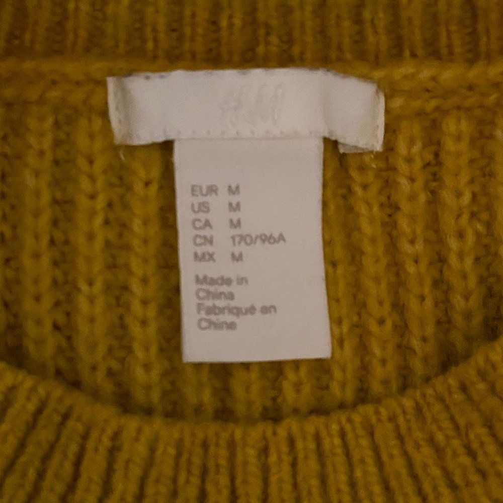 Over-sized Sweater - Picture 2 of 2